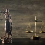 Hebron Costa Cruz de Oliveira reflete sobre como a arte inspira o Direito e desperta o olhar sensível diante da complexidade humana.