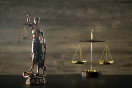 Hebron Costa Cruz de Oliveira reflete sobre como a arte inspira o Direito e desperta o olhar sensível diante da complexidade humana.