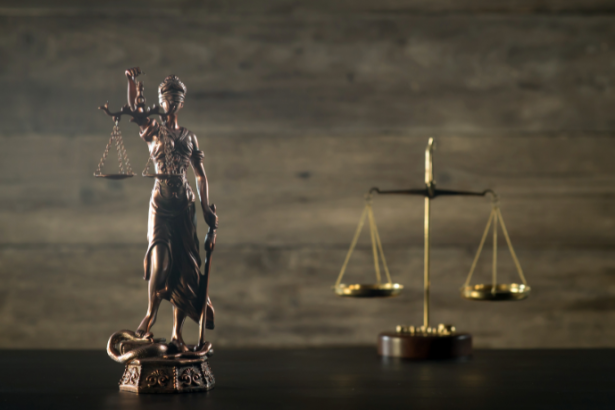 Hebron Costa Cruz de Oliveira reflete sobre como a arte inspira o Direito e desperta o olhar sensível diante da complexidade humana.