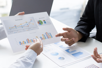 Bráulio Henrique Dias Viana explica como o uso estratégico de método, dados e governança redefine a modernização das estruturas empresariais.