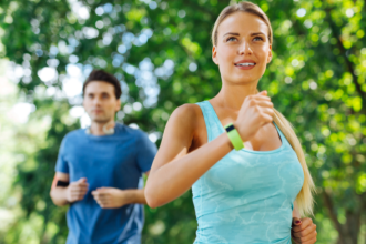 Gustavo Luíz Guilherme Pinto apresenta estratégias simples que aumentam a energia e regulam o metabolismo ao longo do dia com inteligência corporal.