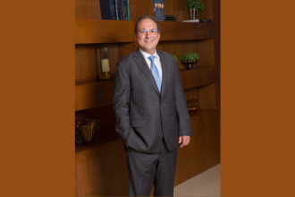 Entenda como funciona a inclusão das dívidas na recuperação judicial a partir da explicação de Rodrigo Gonçalves Pimentel.